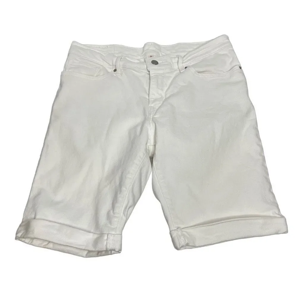 Levi’s vintage 90’s white Bermuda shorts size 31